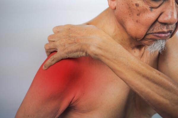 男子右肩長期疼痛，骨科醫生卻讓他轉腫瘤科，這個病例值得警惕