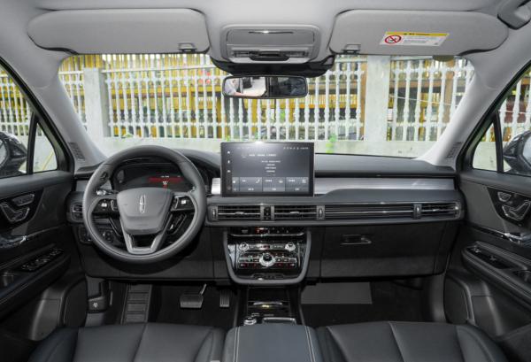 超精緻的豪華品牌緊湊級SUV 小年輕的最愛 超精緻的豪華品牌緊湊級SUV 小年輕的最愛