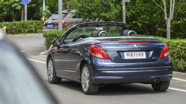 二手標緻 207CC:10萬塊不到讓你享受敞篷車的快樂 二手標緻 207CC:10萬塊不到讓你享受敞篷車的快樂