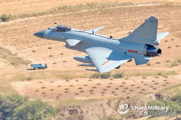 “巴鐵”訂購36架J-10C後，將放棄全部F-16？美製戰機才是首選