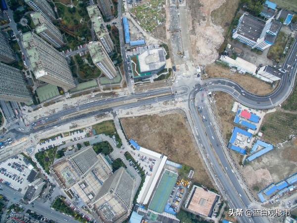 少數服從多數！家屬院普及電梯，釘子戶收回宅基地，城市化加速了