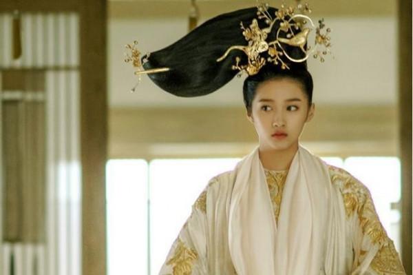 曾經被無數人嘲諷的《鳳囚凰》,現在是否還有人請得起這樣的陣容 曾經被無數人嘲諷的《鳳囚凰》,現在是否還有人請得起這樣的陣容