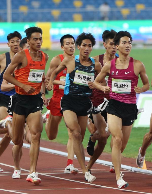 女子水球決賽傳捷報 牛冠男為廣西代表團奪首金 女子水球決賽傳捷報 牛冠男為廣西代表團奪首金