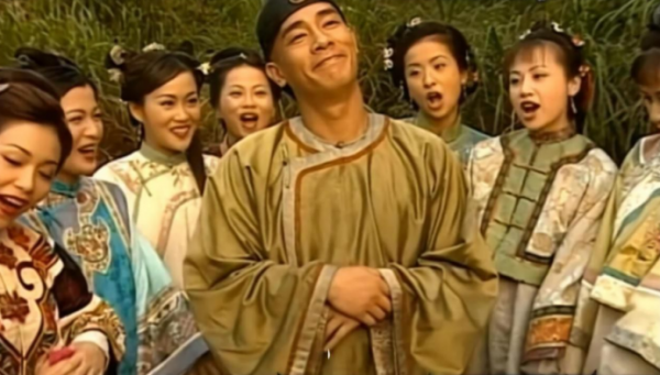 無演技、無劇情、賣情懷，陳小春在吃老本的路上越走越遠了