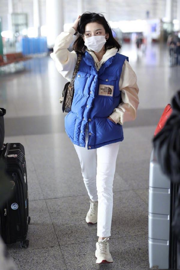 今年馬甲背心爆火，沈夢辰5套造型+5位明星“撞衫”搭配正確示範