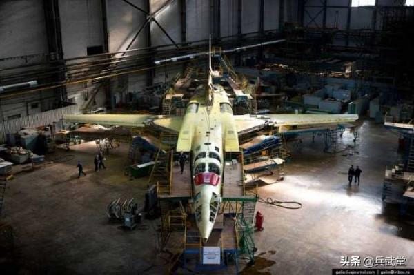 全新圖-160M新機首飛？用真空鈦退火技術，或給轟20設計帶來啟發