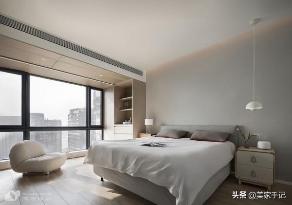 深圳夫妻136㎡的家，僅憑一個客廳就圈粉無數，不要電視牆太香了