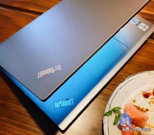 好物推薦第九期：LED落地地球儀、vivoT1手機與360度旋轉觸控本