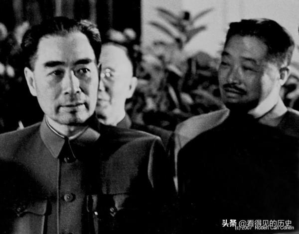 老照片 1957年美國攝影師鏡頭下的周總理 挺帥的一個人