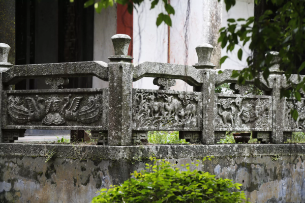 雷州有座千年古祠，全國罕見的五代石人石狗