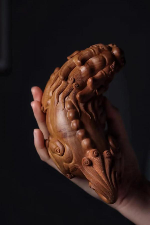 貔貅伏地，回首望天！這老山檀黑肉貔貅驚豔到我了