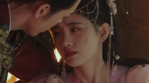 鞠婧禕新劇造型被指抄襲《紅樓夢》，額飾完全照搬，精髓卻沒學到