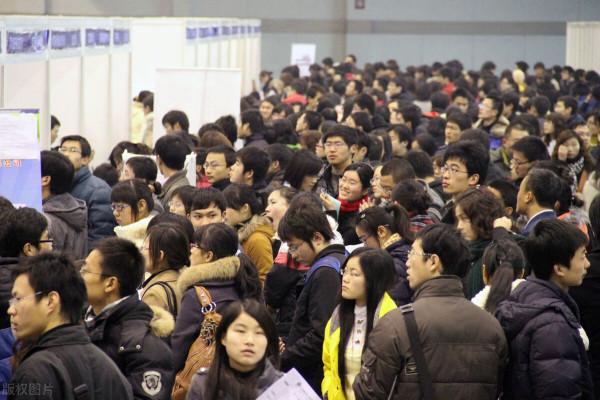 華東政法大學不是985和211，但實力強勁，畢業生就業質量高