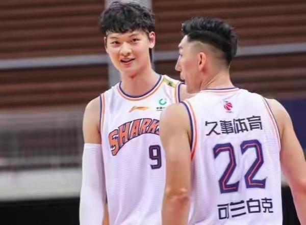 李春江帶領上海隊豪取兩連勝，淨勝對手60分，驚豔cba賽場