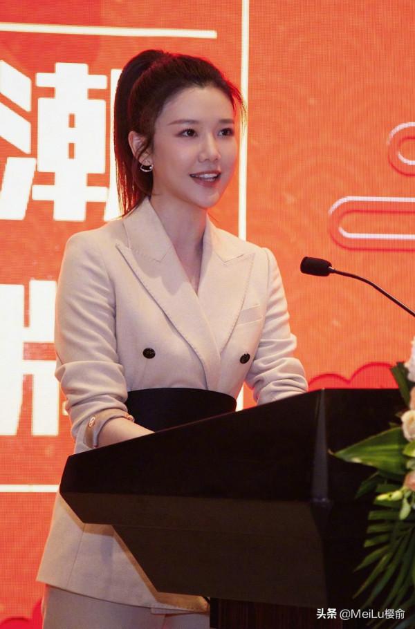 劉語熙爽朗的性格，太適合當主持人了，主持界的女神