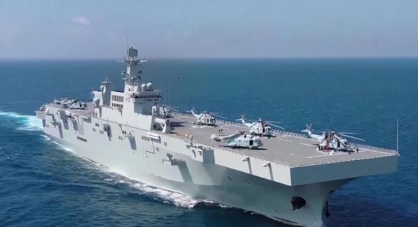075型為何稱為國產小航母？排水量達4萬噸，和美國黃蜂級一較高下