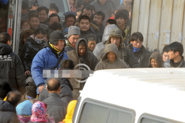 為演饑民拍戲途中餓到昏倒，2年沒吃過大米，張國立為角色不要命