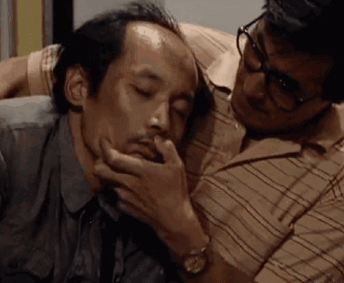 突破傳統登山杖設計!爬山累了用來按摩,還能當作凳子給手機充電 突破傳統登山杖設計!爬山累了用來按摩,還能當作凳子給手機充電