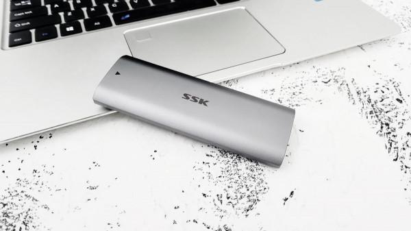 不用的SSD不要扔，一招變行動硬碟，SSK飈王m.2雙協議硬碟盒開箱