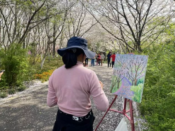 閔行體育公園&OpenCurlyDoubleQuote;千米花道&rdquo;