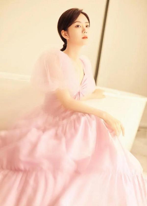 譚松韻：清純的娃娃臉