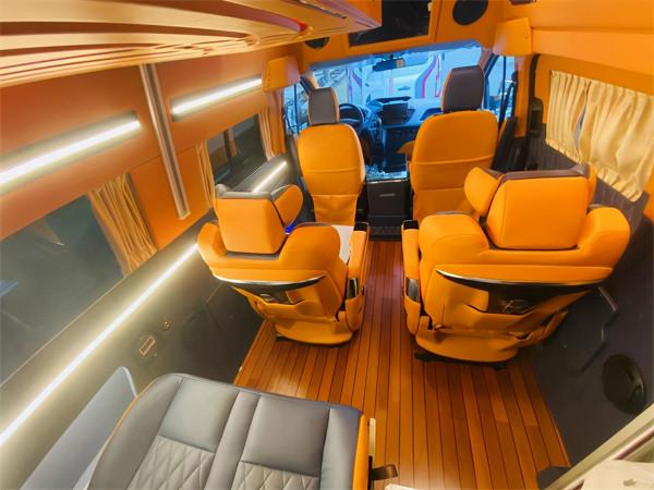 商旅兩用的福特小鋼炮來了 商旅兩用的福特小鋼炮來了