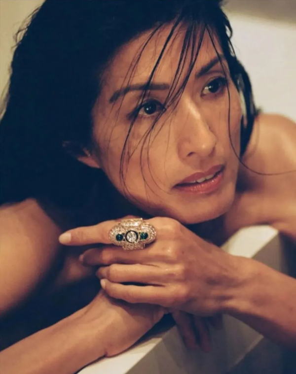 50歲出道成為熱門超模!這個嫁入紀梵希豪門的中國女人,太厲害了 50歲出道成為熱門超模!這個嫁入紀梵希豪門的中國女人,太厲害了