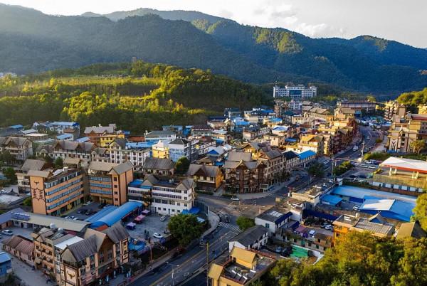 苦等5年，中國首條跨國高鐵通車了，雲南這座慢城正適合冬季出發