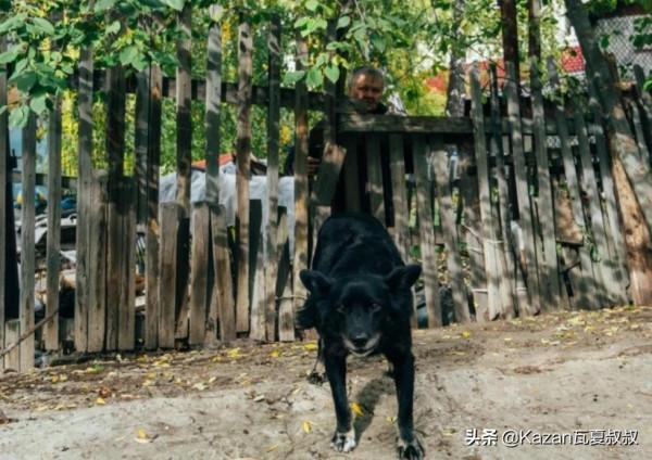 俄羅斯老婦在鐵桶裡生活35年,沒水沒電沒暖氣,稱住這比養老院強 俄羅斯老婦在鐵桶裡生活35年,沒水沒電沒暖氣,稱住這比養老院強
