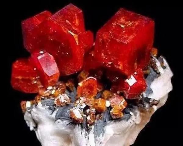 盤點地球上最貴的十種石頭,塔菲石每克拉35000美元 盤點地球上最貴的十種石頭,塔菲石每克拉35000美元