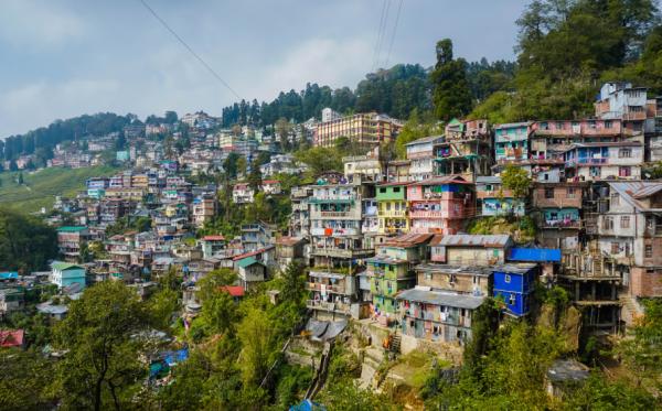 被印度強吞後的錫金：到處都是印度人，國王流亡美國，王后改嫁