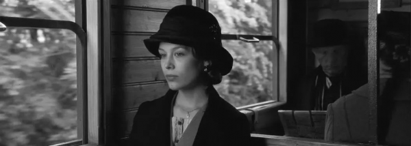 謊言是彩色的,現實是黑白的 謊言是彩色的,現實是黑白的