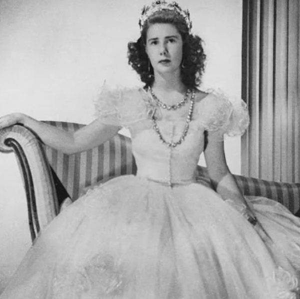 82歲西班牙女富豪為愛瘋狂,為嫁小24歲公務員男友,放棄百億財產 82歲西班牙女富豪為愛瘋狂,為嫁小24歲公務員男友,放棄百億財產