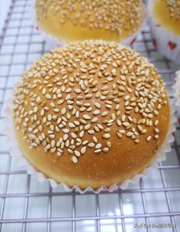 秋冬多吃藕,不煎不炸不煮,做成漢堡,和某巨無霸有一拼,完美 秋冬多吃藕,不煎不炸不煮,做成漢堡,和某巨無霸有一拼,完美