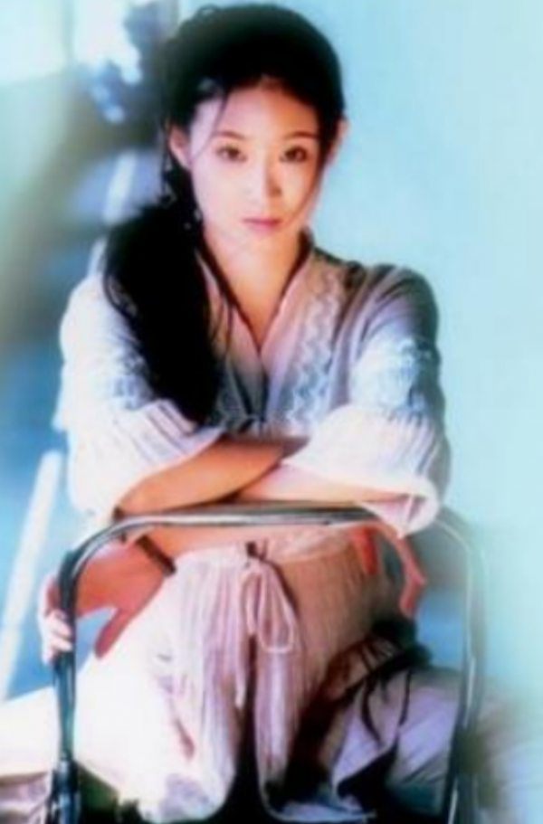 離開鄉村愛情10年，觀眾只認識她，王亞彬離開趙本山後去哪了？