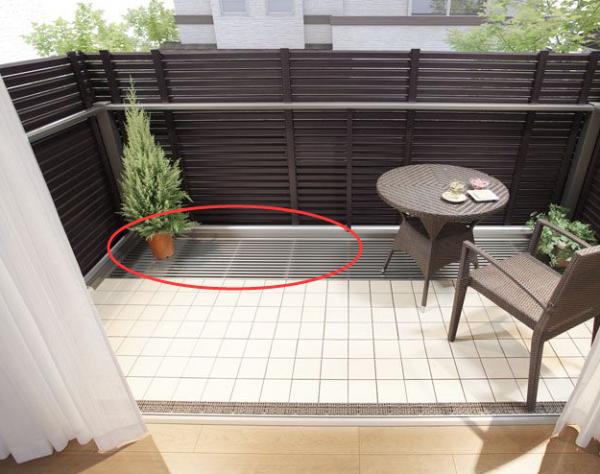 國外陽臺新操作,外沿加寬圍一圈不鏽鋼格柵板,面積增加通風透氣 國外陽臺新操作,外沿加寬圍一圈不鏽鋼格柵板,面積增加通風透氣