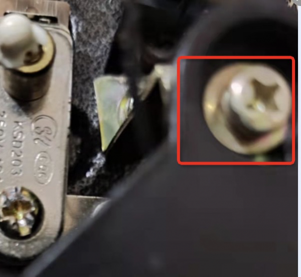 電飯煲報E4錯誤無法工作