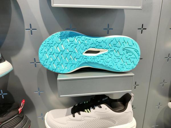 比較專業的業餘跑步者如何選一雙優質的跑鞋? 比較專業的業餘跑步者如何選一雙優質的跑鞋?