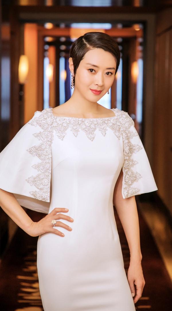 中國最低調影后,李冰冰的同學,10歲就上大學了? 中國最低調影后,李冰冰的同學,10歲就上大學了?