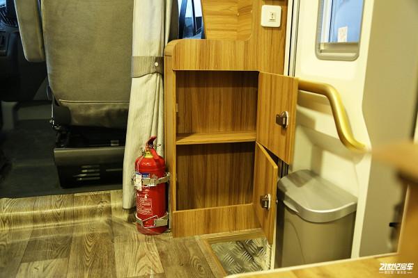 能上京牌的福特小額頭房車,車高不超2.5米!卓美亞卓越X2 能上京牌的福特小額頭房車,車高不超2.5米!卓美亞卓越X2