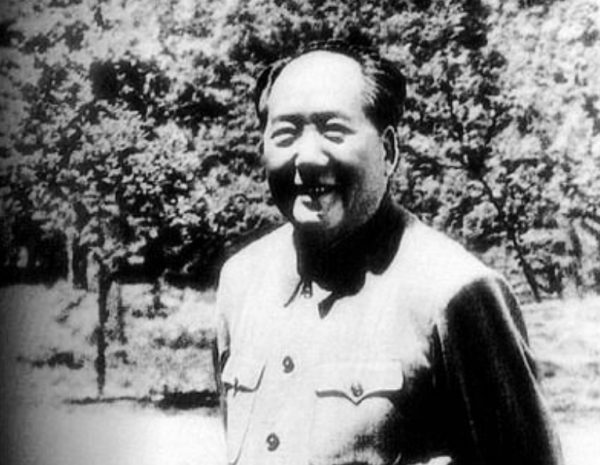 1945年8月,《解放日報》的一則報道讓毛主席勃然大怒,痛批博古 1945年8月,《解放日報》的一則報道讓毛主席勃然大怒,痛批博古