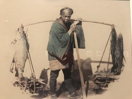 民間故事:村長每天去河裡捉魚蝦,突然遇到大蛇,從此改過自新 民間故事:村長每天去河裡捉魚蝦,突然遇到大蛇,從此改過自新