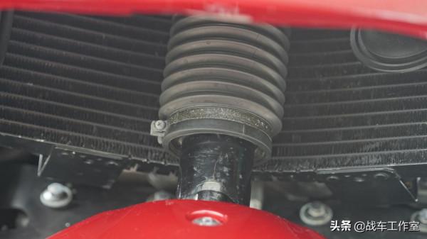 守護經典，將雅馬哈GTS1000擁入懷中（細節部分）