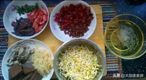 廚師長分享正宗四川毛血旺的配方，經過多次改良，美味，值得收藏