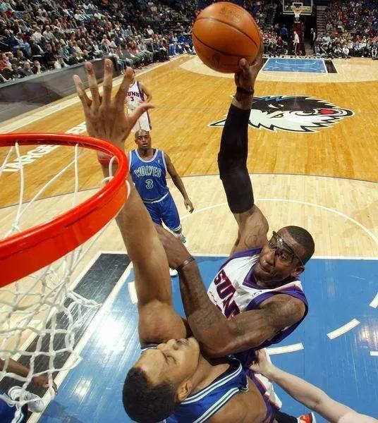 霸王傳說！姚明一生之敵，小球時代最完美中鋒——斯塔德邁爾