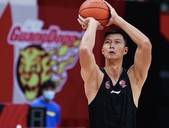 3訊息！阿聯名字登上NBA球館，廣東3進3出，上海男籃暴露隱患