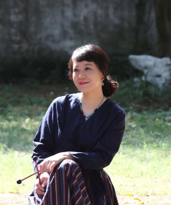 蘇滄桑《紙上》：所有的文字都是沾著泥土帶著露珠