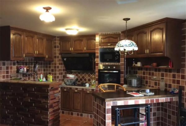 廚房磚砌櫥櫃值得做嗎？有一說一：比起整體櫥櫃，它真有不少優點