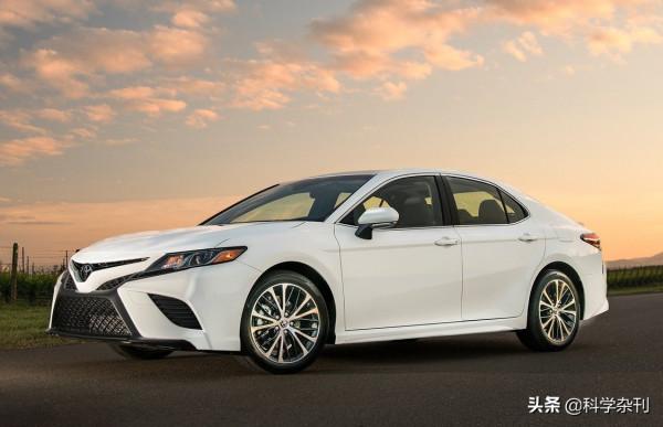 外觀多樣,智慧互聯,經濟又省油,全新凱美瑞真是會抓年輕人的心 外觀多樣,智慧互聯,經濟又省油,全新凱美瑞真是會抓年輕人的心