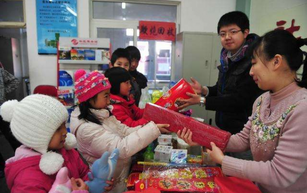 幼兒園的“新型攀比”正在蔓延,家長苦不堪言,孩子卻樂在其中 幼兒園的“新型攀比”正在蔓延,家長苦不堪言,孩子卻樂在其中